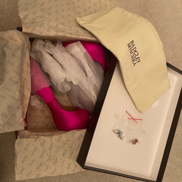 NWT Badgley Mischka ‘Kiara’ in Pink - Picture 7 of 13